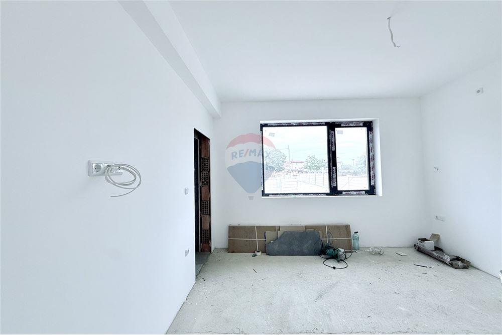 Селска къща - За продажба - с. Соколово, Област Добрич, България - Втора спалня с баня и тоалетна в едно помещение към нея - Спалня - 360321025-241