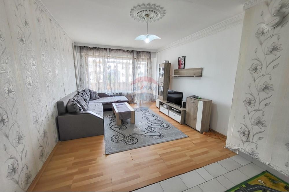 Апартамент - За продажба - гр. Варна, Област Варна, България - 20250820_144408.jpg - Всекидневна - 360471029-4