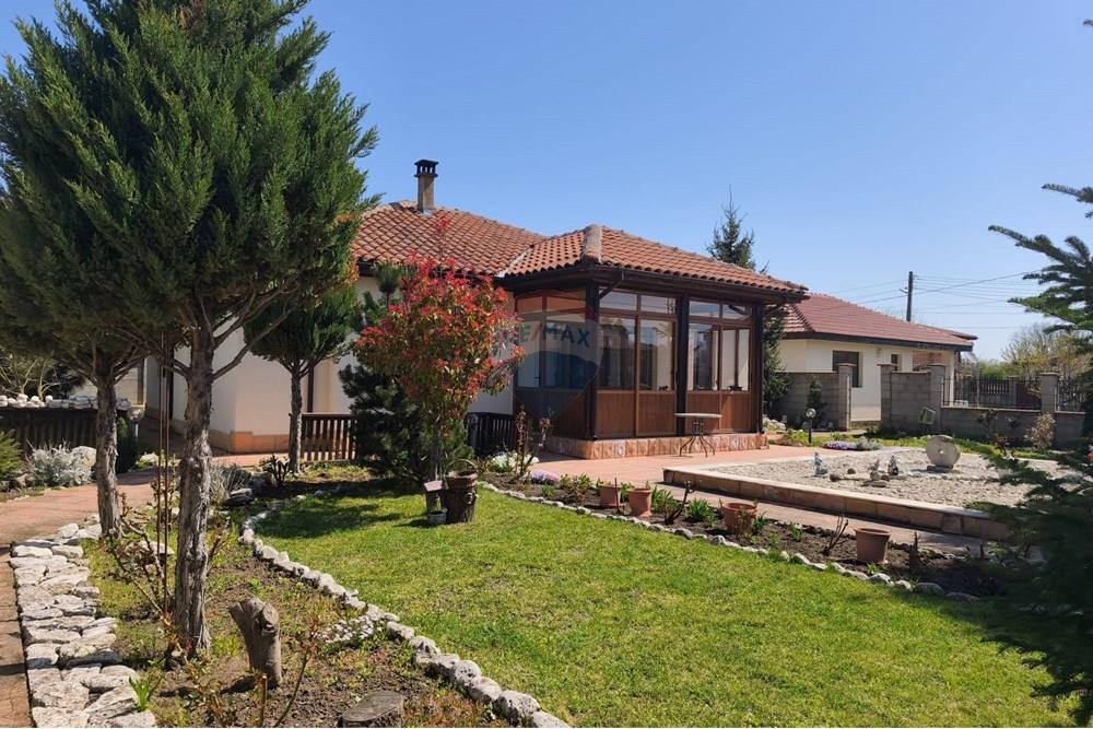 Селска къща - За продажба - с. Соколово, Област Добрич, България - двор 1.jpg - Друга - 360321028-130