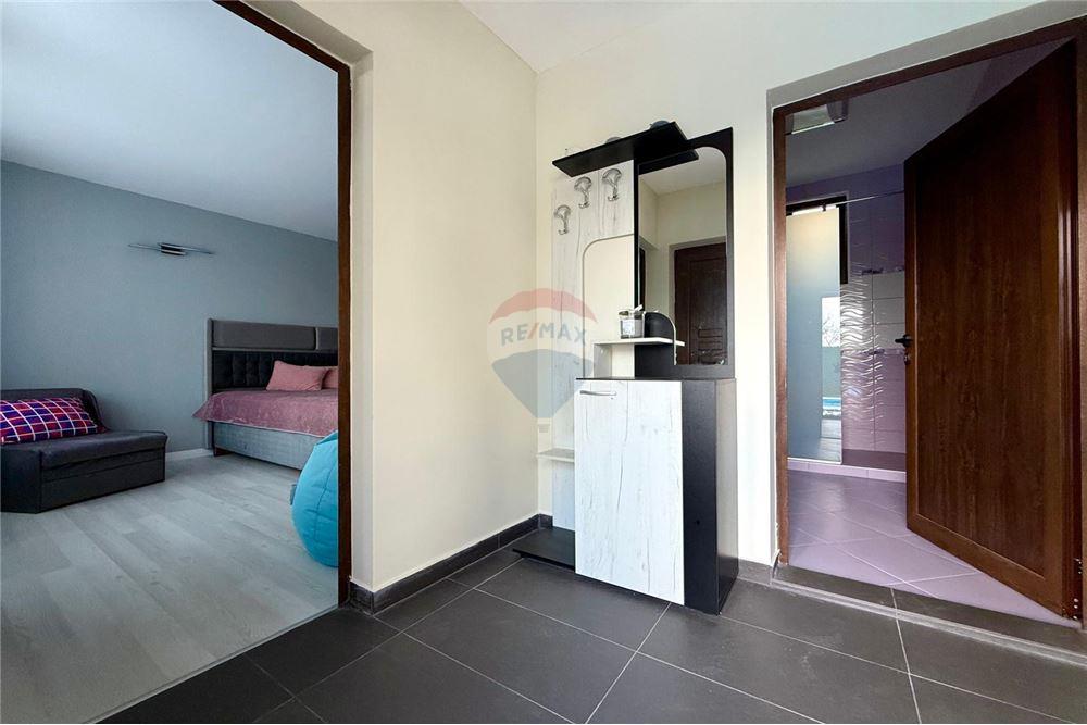 Градска къща - За продажба - гр. Балчик, Област Добрич, България - Антре - Фоайе - 360321025-245