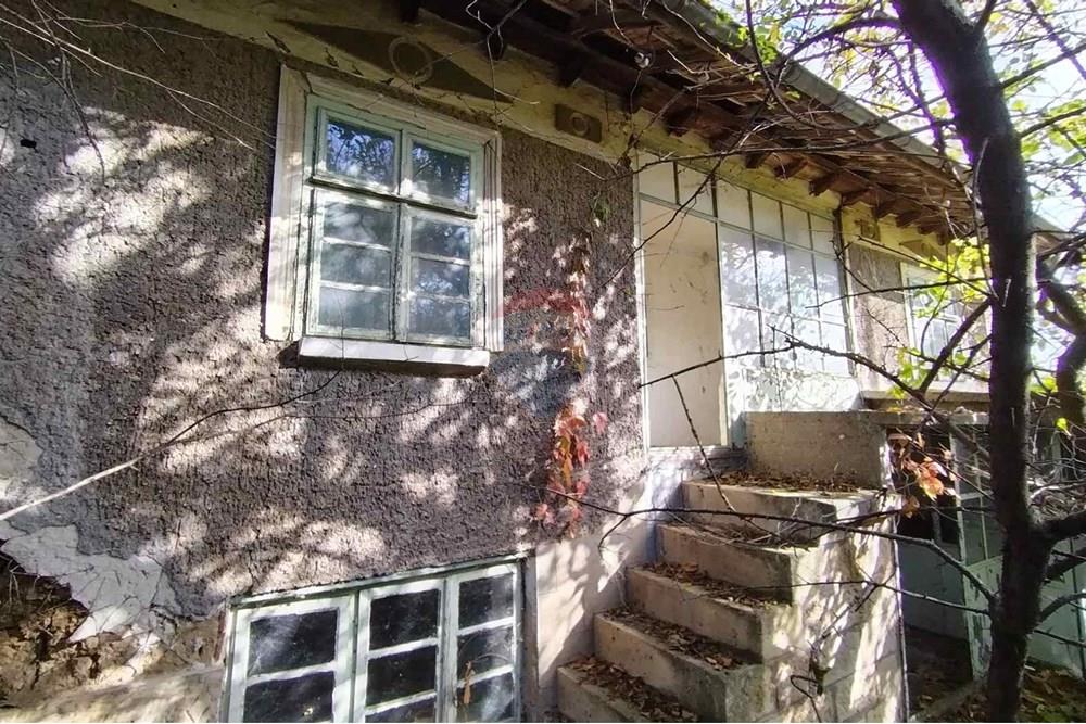Селска къща - За продажба - с. Горно Абланово, Област Русе, България - viber_image_2025-10-24_11-58-16-363.jpg - 360451035-80