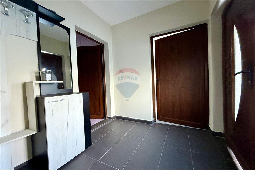 Градска къща - За продажба - гр. Балчик, Област Добрич, България - Антре - Фоайе - 360321025-245