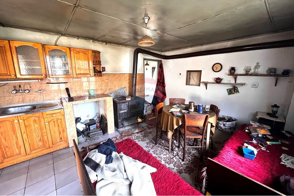 Селска къща - За продажба - гр. Елена, Област Велико Търново, България - 20241104_103454408_iOS.jpg - 360431001-618