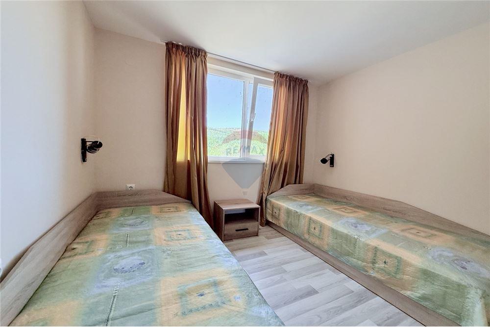 Имение - За продажба - с. Аспарухово, Област Варна, България - Трета спалня/ етаж 2 - Спалня - 360321025-228