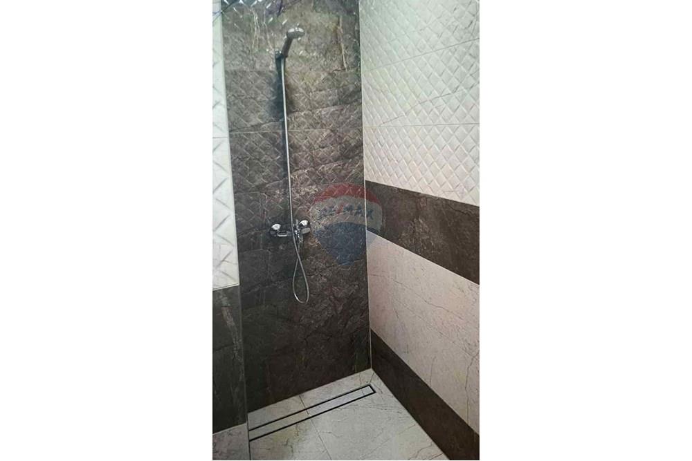 Appartamento - In Affitto - гр. Варна, Област Варна, България - 24ebe53c-c903-44b7-beb2-d162868efc63.jpg - Bagno - 360471029-11