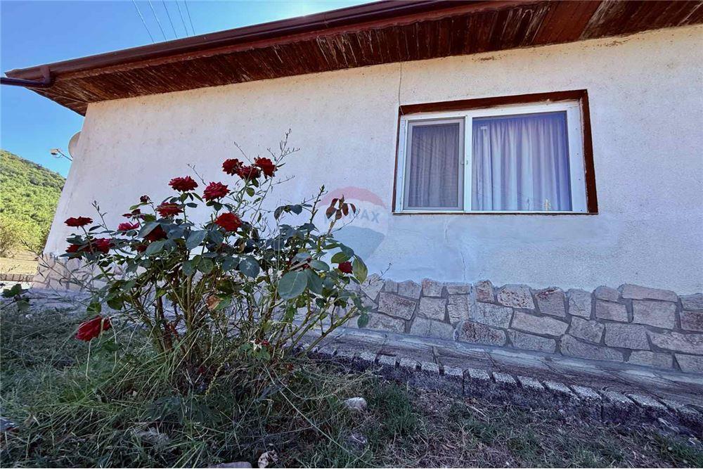 Имение - За продажба - с. Аспарухово, Област Варна, България - Двуетажна къща за гости - Вътрешен двор - 360321025-228