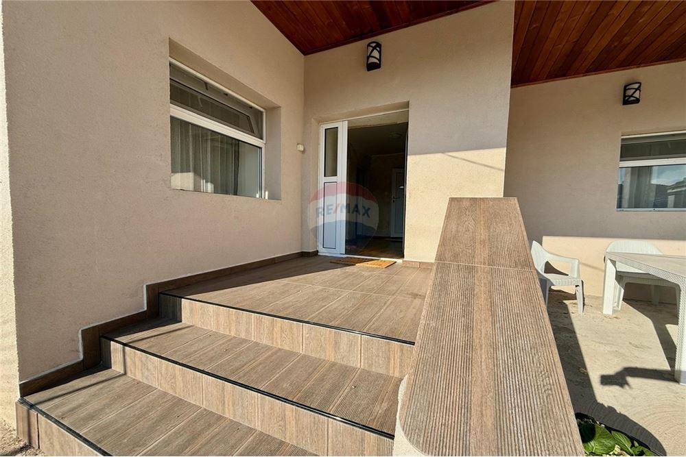 Градска къща - За продажба - гр. Балчик, Област Добрич, България - Озеленен и аранжиран двор с релакс зона, барбекю и басейн - Двор - 360321025-245