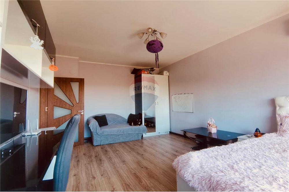 Апартамент - За продажба - гр. Балчик, Област Добрич, България - Просторен и уютен хол с изход към открита просторна тераса - Всекидневна - 360321025-246