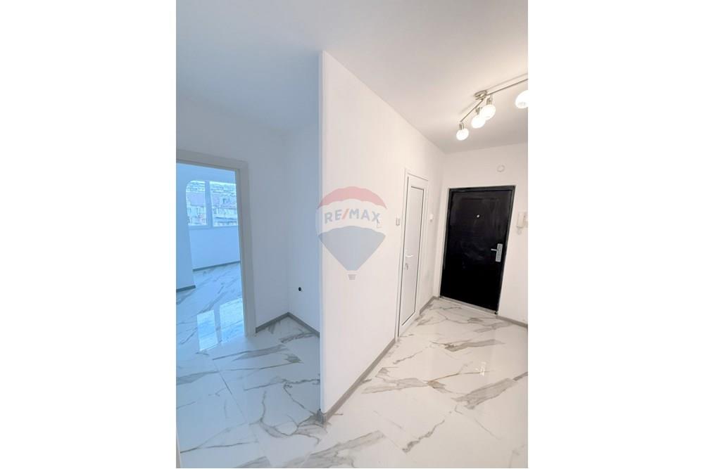 Byt - Na predaj - гр. Варна, Област Варна, България - viber_изображение_2025-10-27_11-47-35-669.jpg - Hallway - 360511003-309