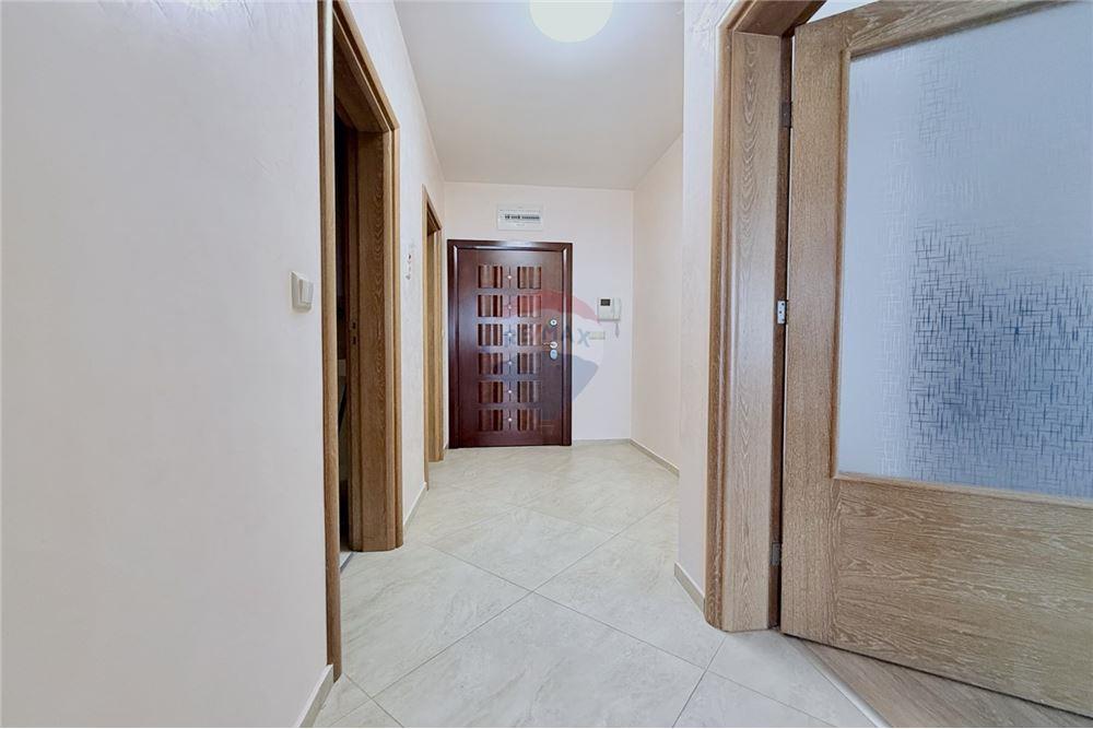 Апартамент - Под наем - к.к. Чайка, Област Варна, България - Просторен коридор - Коридор - 360321025-242