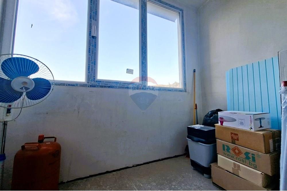 Апартамент - За продажба - гр. Варна, Област Варна, България - 13.jpg - Балкон - 360321001-494