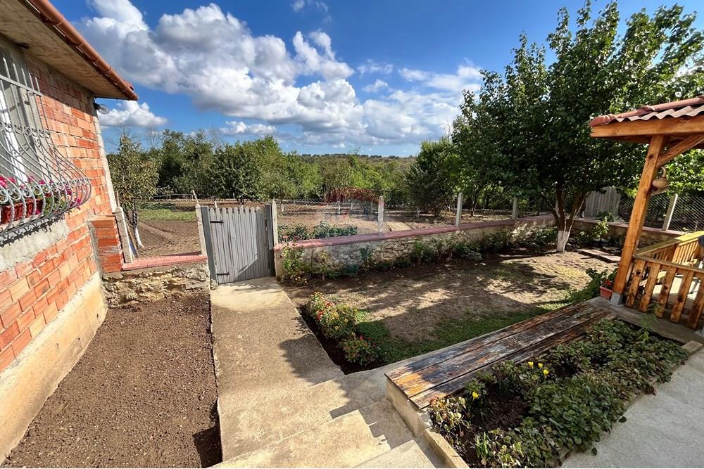 Селска къща - За продажба - с. Засмяно, Област Варна, България - IMG_0878.jpeg - 360391067-9