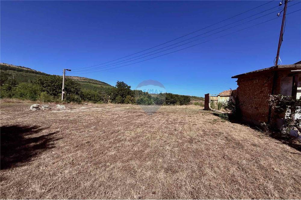 Имение - За продажба - с. Аспарухово, Област Варна, България - Работилница - Вътрешен двор - 360321025-228