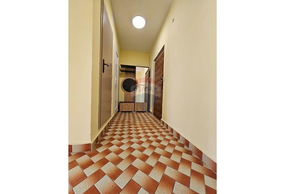 Condo/Apartment - For Rent/Lease - Varna, Varna, Bulgaria - viber_изображение_2025-10-06_05-20-36-741.jpg - Hallway - 360511013-67