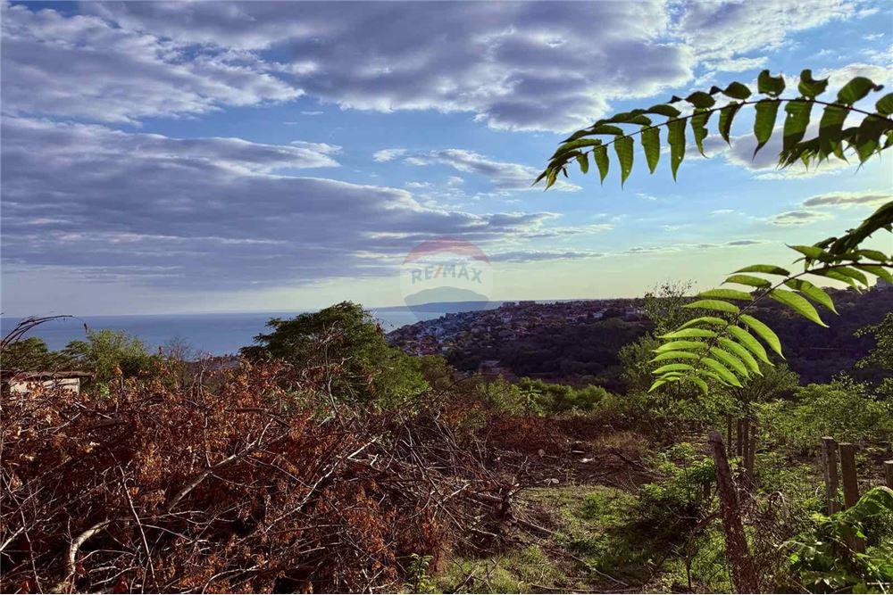 Поземлен имот - За продажба - гр. Балчик, Област Добрич, България - Двор - Двор - 360321025-237
