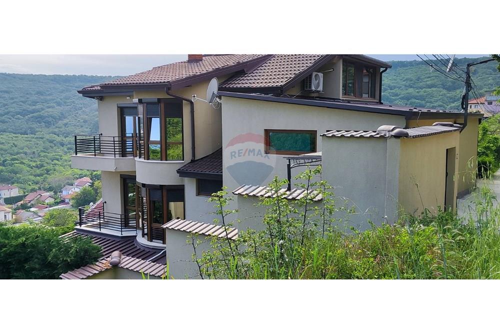 Вила - За продажба - гр. Балчик, Област Добрич, България - изглед 0.jpg - Вътрешен двор - 360321028-120