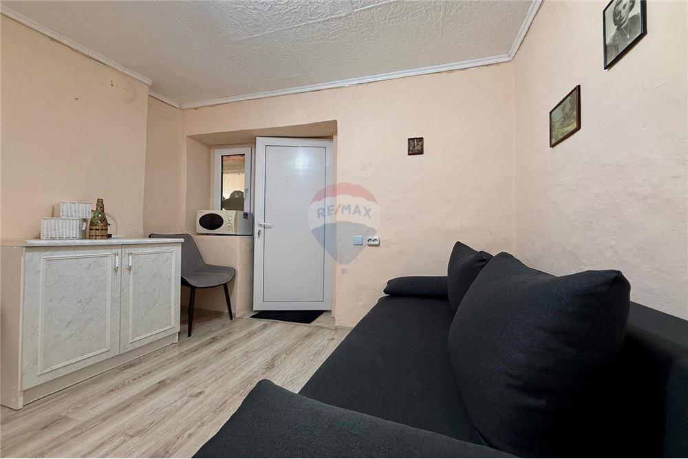 Градска къща - За продажба - гр. Балчик, Област Добрич, България - Отделна кухна - Кухня - 360321025-245