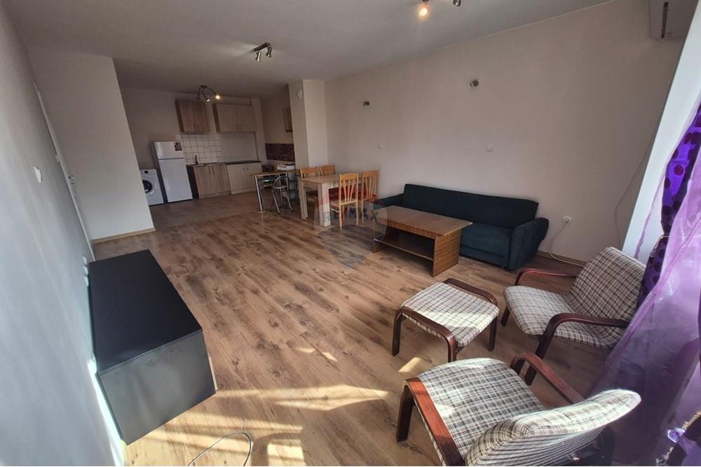 Апартамент - Под наем - гр. Варна, Област Варна, България - Изображение от WhatsApp на 2025-10-28 в 12.30.33_948e6326.jpg - Всекидневна - 360511013-84