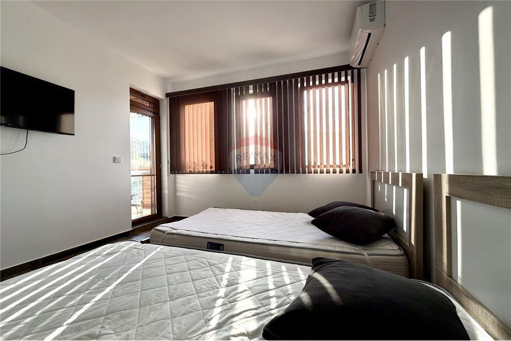 Апартамент - За продажба - гр. Балчик, Област Добрич, България - Първа спалня с излаз към открита обща тераса /запад/ - Спалня - 360321025-235