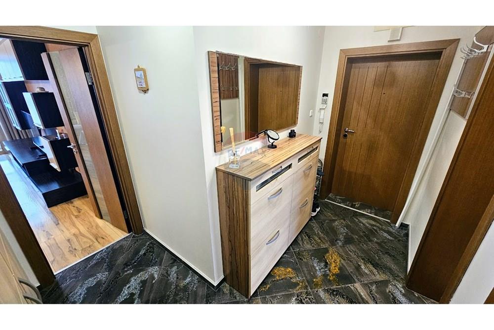 Апартамент - Под наем - гр. Варна, Област Варна, България - 20251015_152140.jpg - Коридор - 360511011-6