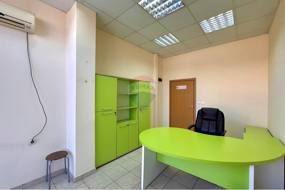 Търговски обект/Магазин - Под наем - гр. Русе, Област Русе, България - FullSizeRender-4.JPEG - 360451029-68