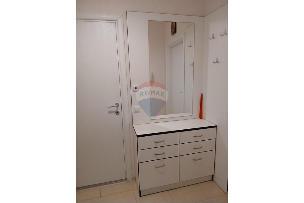 Appartement - À louer - к.к. Св. Св. Константин и Елена, Област Варна, България - коридор.jpg - 360301027-137