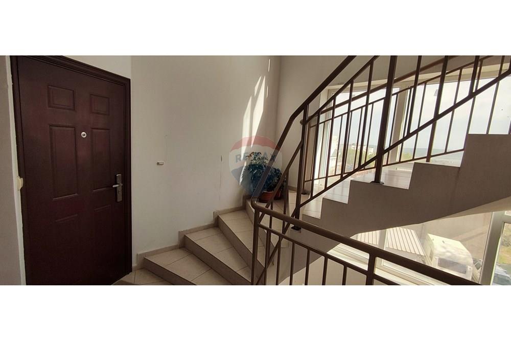 Апартамент - Под наем - гр. Варна, Област Варна, България - вход 1.jpg - Друга - 360321028-134