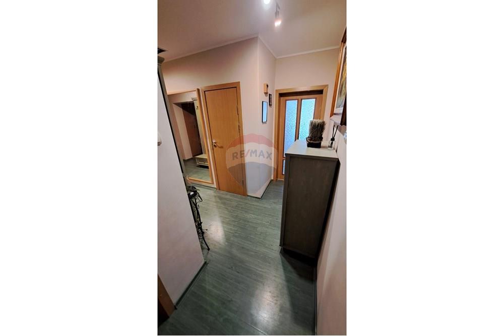 Апартамент - За продажба - гр. Варна, Област Варна, България - антре 3.jpg - Коридор - 360321028-113