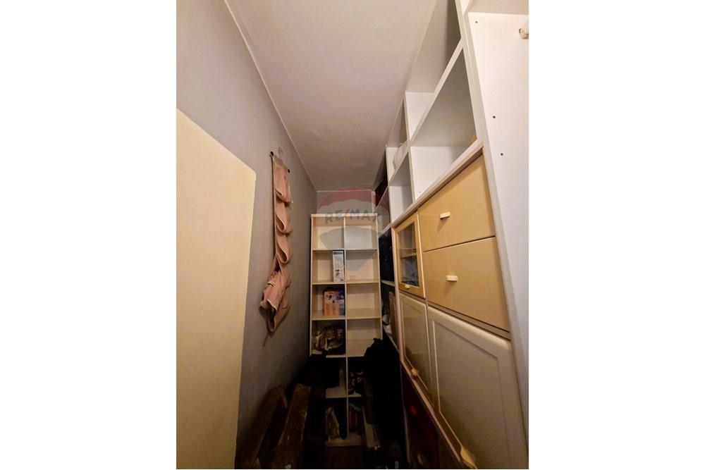 Апартамент - За продажба - гр. Варна, Област Варна, България - 15.jpg - Килер - 360321001-494