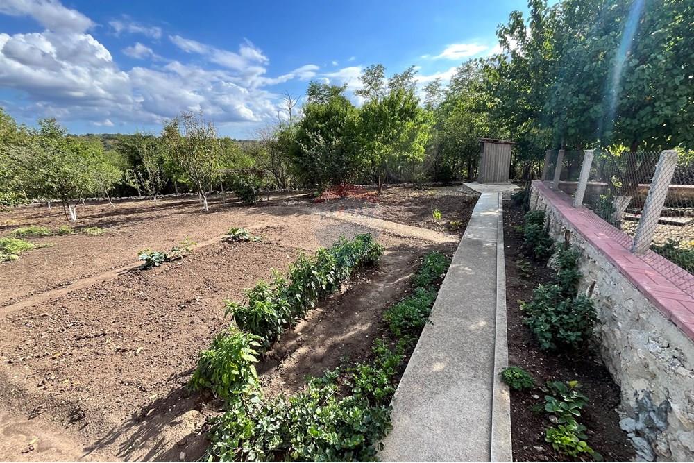 Селска къща - За продажба - с. Засмяно, Област Варна, България - IMG_0877.jpeg - 360391067-9