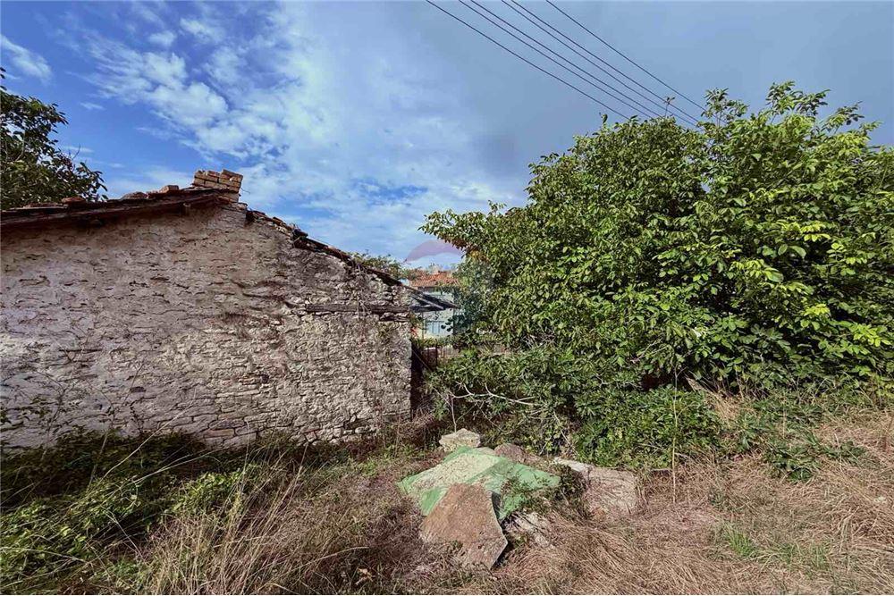 Селска къща - За продажба - с. Кранево, Област Добрич, България - Стара каменна еднофамилна къща на един етаж - Вътрешен двор - 360321025-231