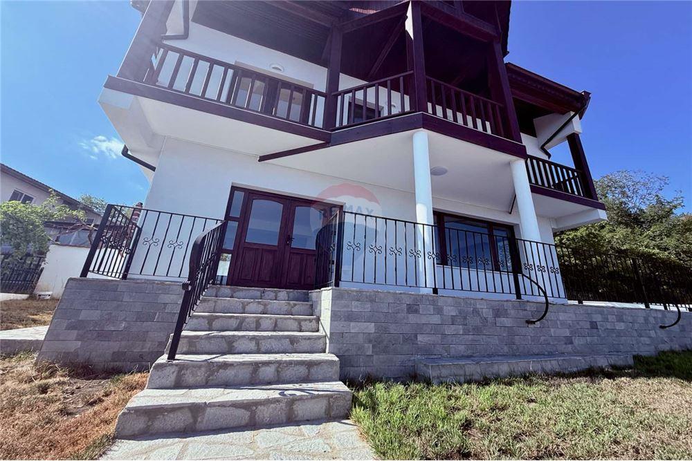 Вила - За продажба - гр. Балчик, Област Добрич, България - Двуетажна къща с панорамна гледка към морето - Друга - 360321025-236