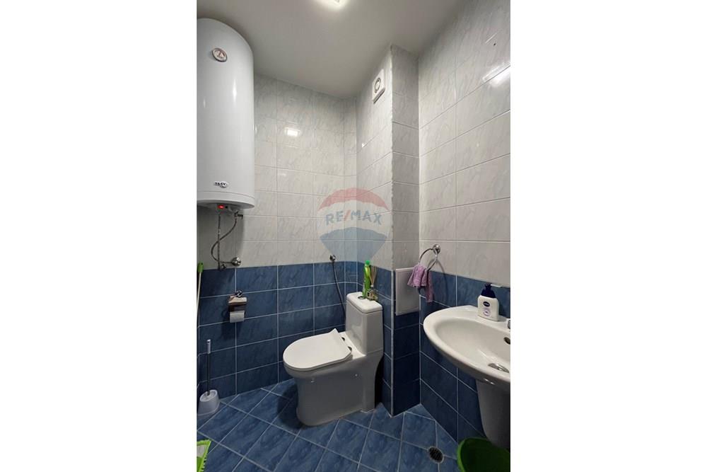 Апартамент - За продажба - к.к. Златни пясъци, Област Варна, България - тоалет 1.jpg - Тоалетна - 360321028-106