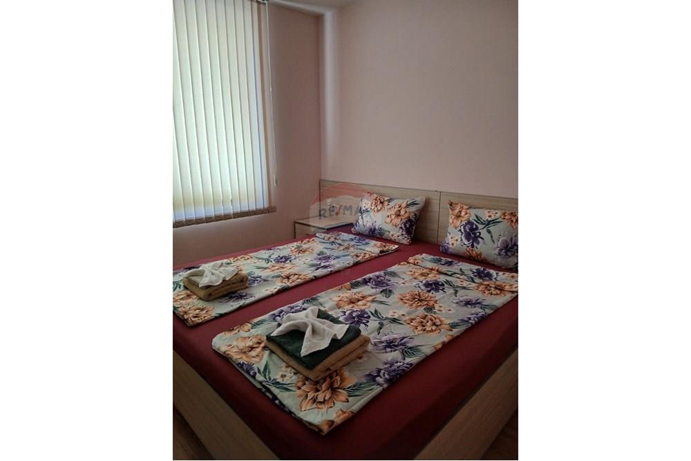 Appartement - À louer - к.к. Св. Св. Константин и Елена, Област Варна, България - спалня.jpg - 360301027-137