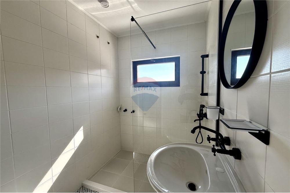 Вила - За продажба - гр. Балчик, Област Добрич, България - Баня и тоалетна в едно помещение към първа спалня/ етаж 2 - Баня - 360321025-236