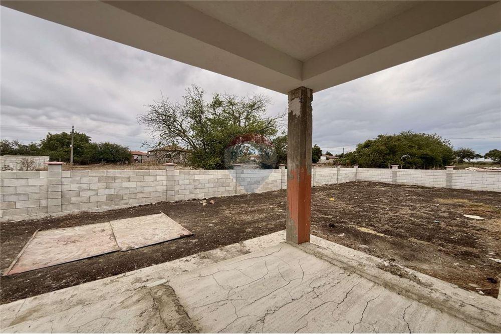 Селска къща - За продажба - с. Соколово, Област Добрич, България - Просторна открита веранда с достъп от дсекидневна - Тераса - 360321025-241