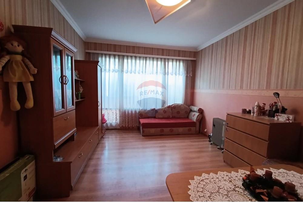 Апартамент - За продажба - гр. Добрич, Област Добрич, България - 08f2e080-aa01-4868-ac73-abfad642e4cc.jpeg - Всекидневна - 360301017-92