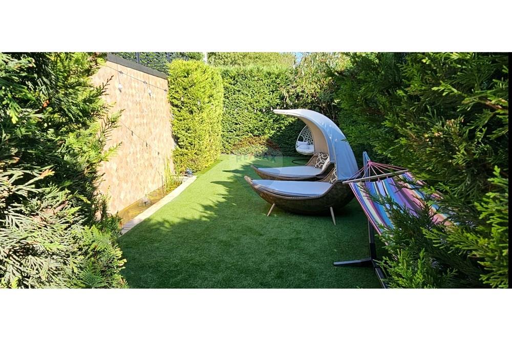 Вила - За продажба - гр. Балчик, Област Добрич, България - двор 4.jpg - Вътрешен двор - 360321028-121