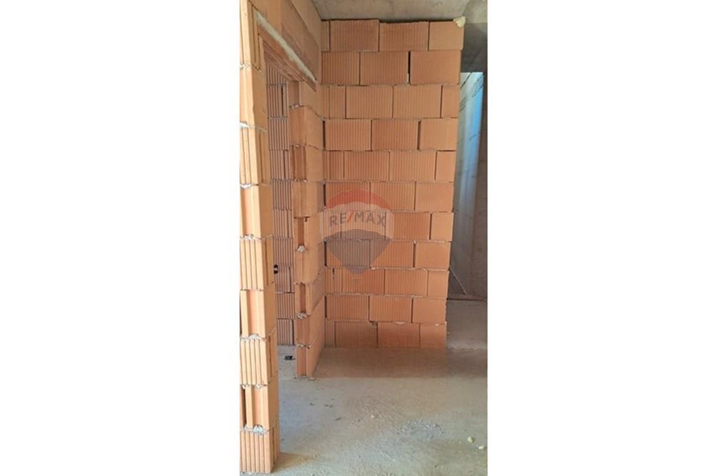 Апартамент - За продажба - гр. Варна, Област Варна, България - Коридор.jpg - 360301019-40