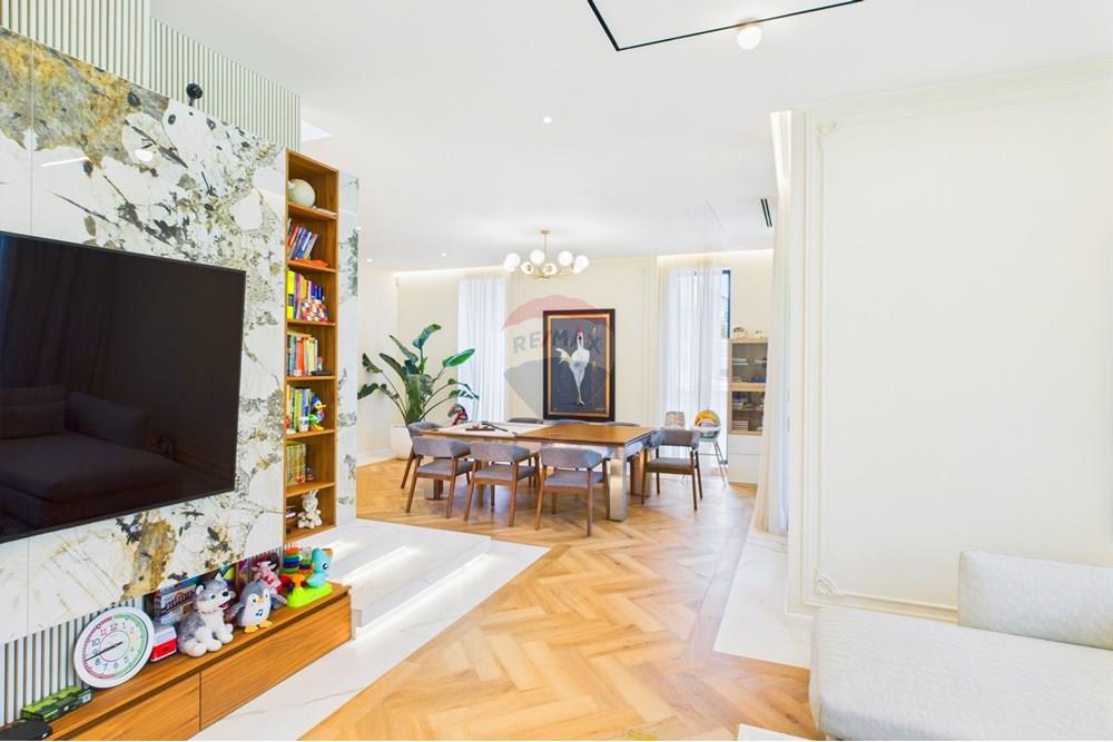 Градска къща - За продажба - гр. София, Област София град, България - CAM02315G0-PR0069-STILL016.jpg - 360241007-111