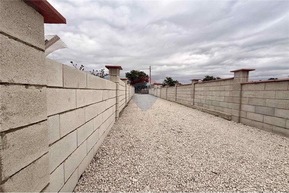 Селска къща - За продажба - с. Соколово, Област Добрич, България - Дворно място с потенциал да се изгради басейн, лятна кухня и беседка - Двор - 360321025-241