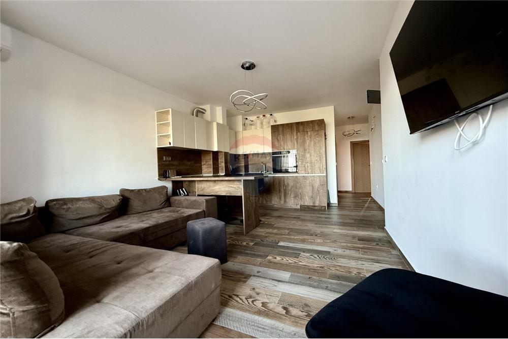 Апартамент - За продажба - гр. Балчик, Област Добрич, България - Просторна всекидневна с кухненски бокс и трапезария с излаз към открита тераса /изток/ с живописна панорамна гледка към морето и - Всекидневна/Трапезария - 360321025-235