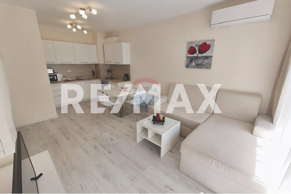 Апартамент - Под наем - гр. Варна, Област Варна, България - 1brand.jpg - Всекидневна - 360391040-50