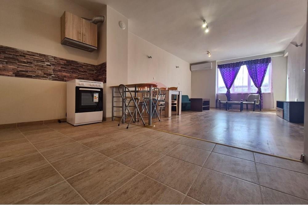 Апартамент - Под наем - гр. Варна, Област Варна, България - Изображение от WhatsApp на 2025-10-28 в 12.30.31_fff57d90.jpg - Всекидневна - 360511013-84