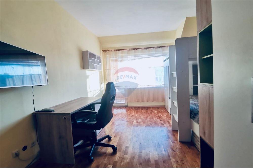 Апартамент - Под наем - гр. Варна, Област Варна, България - Уютна детска спалня с изход към тераса/ южна - Детска стая - 360321025-248