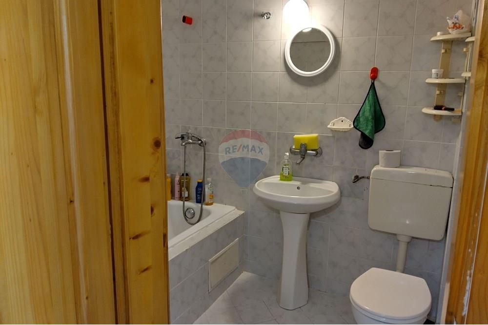 Апартамент - За продажба - гр. Варна, Област Варна, България - Баня и тоалет.jpg - 360331033-24