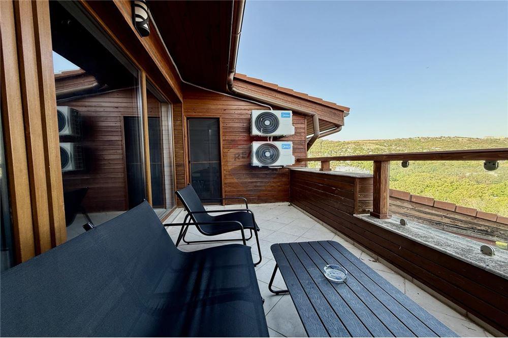 Апартамент - За продажба - гр. Балчик, Област Добрич, България - Открита панорамна тераса /изток/ с живописна панорамна гледка към морето и белите скали на Балчик и достъп от всекидневна - Тераса - 360321025-234