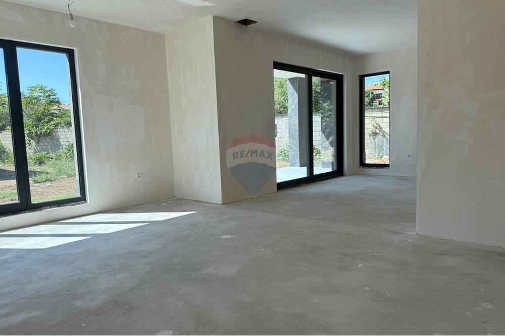 Konak - Satılık - м-т Манастирски рид, Област Варна, България - 0-02-05-0c3588192191b5c57a4c31556cc5bc83e9e9c1c5d64c60a65e489f32524c2656_f0767e13faacc2a6.jpg - 360481026-16