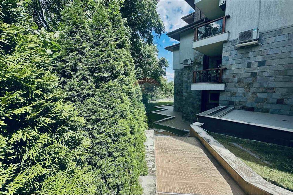 Апартамент - За продажба - гр. Балчик, Област Добрич, България - Общи части и аранжиран двор с басейн - Друга - 360321025-235