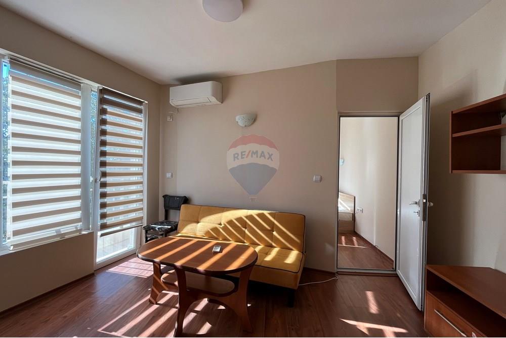 Апартамент - Под наем - гр. Варна, Област Варна, България - всекидневна 6.jpg - Всекидневна - 360321028-135